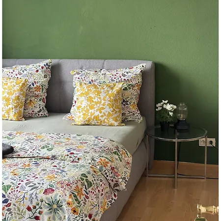 Quiet & Secure Modern Flat With Great View * Ντούισμπουργκ